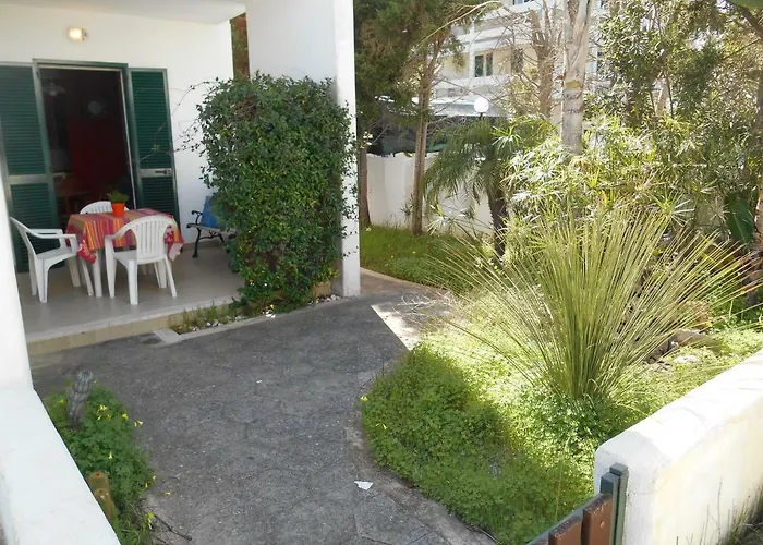 Tatil Evi Dei Pini, Con Giardino, Al Mare Di Baia